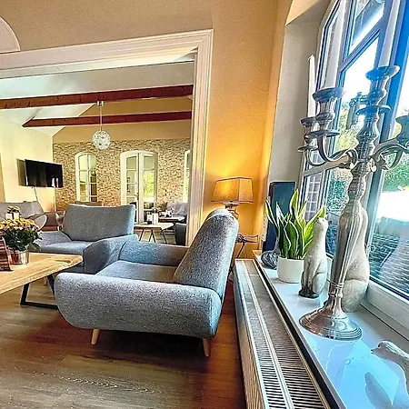 فندق Der Romantik-hof Greetsiel 4*